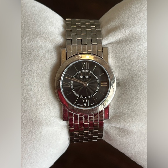 Gucci Accessories - GUCCI 5200L.1 Classic Stainless Steel black Dial Women's Watch